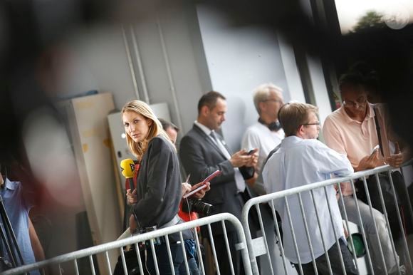 C'est la journaliste Amélie Carrouër qui la remplacera ce week-end pour la présentation du JT de TF1.

Amélie Carrouer, journaliste Itélé. Au lendemain de sa libération, Isabelle Prime, l' ex-otage détenue pendant cinq mois au Yémen, est accueillie à son retour en France par le Président de la République sur la base militaire de Vélizy Villacoublay. Le 7 août 2015.
© Alain Guizard