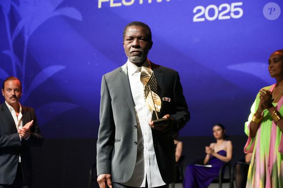 Isaach de Bankole - Valois de l’acteur : Isaach de Bankolé dans « Muganga, celui qui soigne » - Cérémonie de remise des prix lors de la 18ème édition du Festival du Film Francophone d'Angoulême (FFA) le 30 août 2025 à Angoulême.
© Guirec Coadic / Bestimage