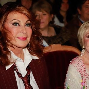 La chanteuse a dû subir une opération

Julie Pietri et Sophie Darel lors de la finale nationale du 29ème tour de France des élections de Super Mamie 2026 à Amiens, France, le 8 décembre 2025. © Noël Carrier/Bestimage