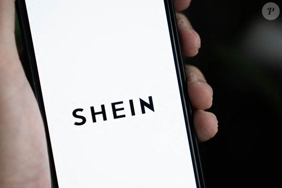Qui est-il ? Et quelles sont les leçons que l'on peut tirer de son succès fulgurant ?


Une personne utilisant l'application Shein sur un téléphone portable. Londres, Royaume-Uni, le 18 novembre 2024. Photo by James Manning/PA Wire/ABACAPRESS.COM