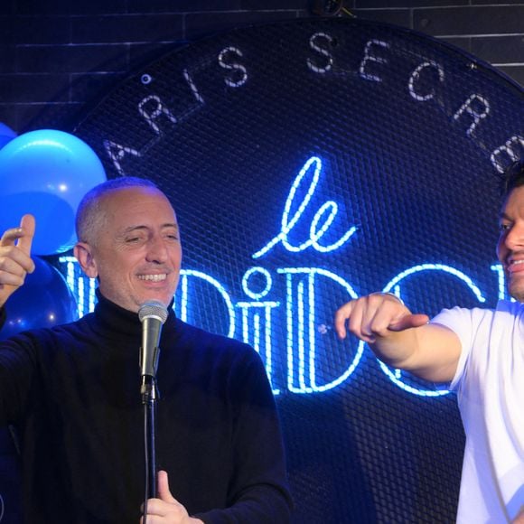 Son petit protégé Kev Adams était de la partie, 

Gad Elmaleh et Kev Adams lors de la soirée pour les 5 ans du Fridge Comedy Club à Paris le 22 novembre 2025.

© Rachid Bellak / Bestimage