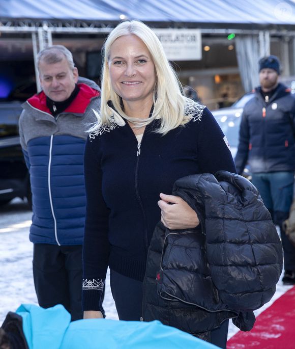 La princesse couronnée Mette-Marit de Norvège assiste à la compétition de saut à ski depuis la tribune royale à Holmenkollen près d'Oslo, en Norvège, le dimanche 10 mars 2019. © Splash News/ABACAPRESS.COM