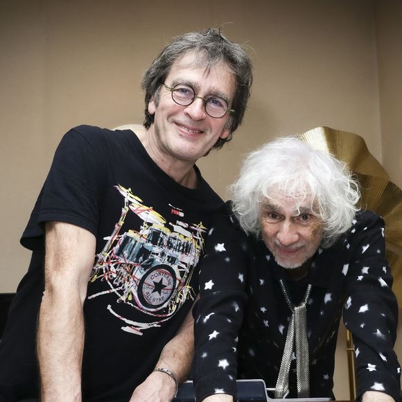 Et ce n'est pas tout ! En coulisses, Louis Bertignac a également retrouvé Richard Kolinka, autre figure phare du groupe Téléphone.

Exclusif - Louis Bertignac, Richard Kolinka, Backstage du concert au Trianon Paris et diffusé en direct sur Olympia TV, à Paris, France, le 18 janvier 2025. © Jack Tribeca/Bestimage