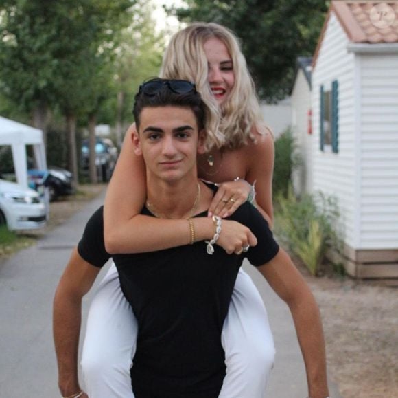 Elle avait aussi participé à l'émission
Alizée Bois, la soeur d'Elsa Bois de "Danse avec les stars 2021" avec son compagnon Nino Mosa