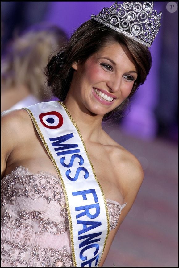 Laury Thilleman élue Miss France 2011 à Caen le 4 décembre 2010.