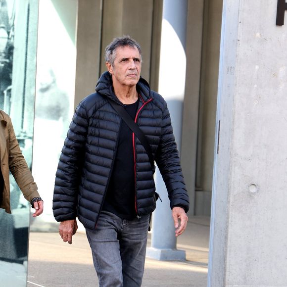 “Nous étions partis, nous y sommes revenus”, indique Julien Clerc au Parisien

Julien Clerc - I.Huppert a dirigé le tournage de la reproduction du film documentaire muet de 1895 par le regretté cinéaste français Louis Lumière « La Sortie de l'usine Lumière à Lyon » dans le cadre de la 16ème édition du Festival Lumière de Lyon, France, le 19 octobre 2024. © Dominique Jacovides/Bestimage