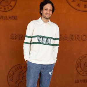 Vianney au village lors des Internationaux de France de Tennis de Roland Garros 2026. Paris, le 28 mai 2026. © Jacovides / Moreau / Bestimage