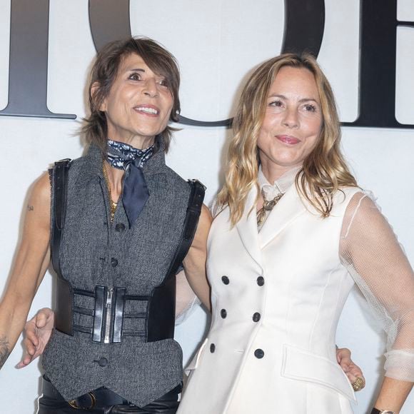 Maria Bello et sa fiancée Dominique Crenn au photocall du défilé de mode Dior lors de la la Fashion Week printemps/été 2022 de Paris, France, le 28 septembre 2021. © Olivier Borde/Bestimage