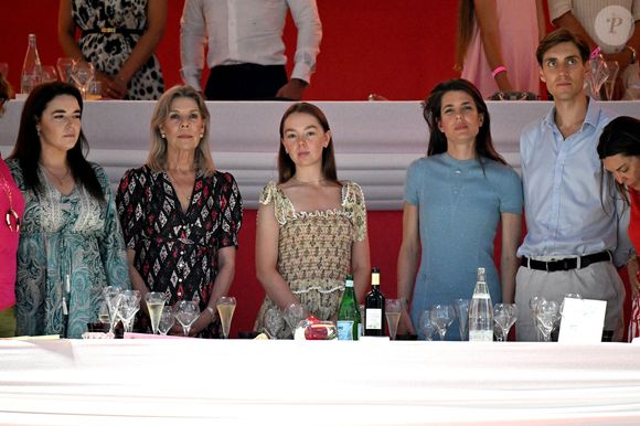 La princesse Caroline de Hanovre, sa fille Charlotte Casiraghi, son fils, né de son union avec Gad Elmaleh, Raphael, la princesse Alexandra de Hanovre, son fiancé Ben-Sylvester Strautmann, Melanie de Massy et Diane Fissore, la présidente du jumping et de la Fédération monégasque d'équitation, ont assisté à la 2eme journée du Jumping International de Monte-Carlo, le 4 juillet 2024. © Bruno Bebert/Bestimage