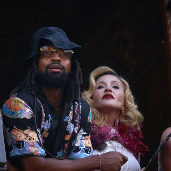 Madonna, Akeem Morris, sur le balcon pendant le Palio di Siena. Madonna. Sienne, Italie, le 16 août 2025.  © Papixs Press/Abacapress.com