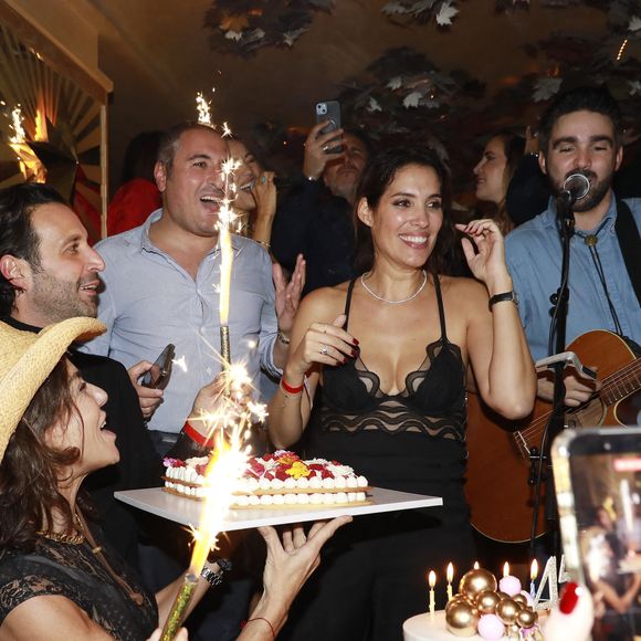 Ce jeudi 6 novembre 2025, Laurie Cholewa avait convié ses proches au restaurant Jardins du Presbourg, dans le 16e arrondissement de Paris.

Exclusif -  Laurie Cholewa aux Jardins du Presbourg à Paris, le 6 novembre 2025.

Photo : Marc Ausset-Lacroix / Bestimage