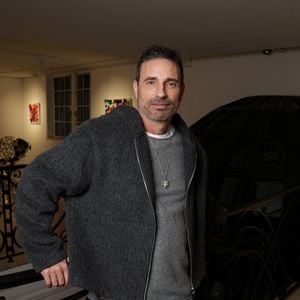 Il est DJ, musicien avec un piano, et dispose d'une pièce dédiée à ses activités physiques.


Richard Orlinski - Vernissage solidaire HOPE x Opera Gallery Paris et lancement de l'opération " 72H chrono " à l'Opera Gallery Paris le 10 mars 2026.
© Anne-Sophie Guebey / Bestimage