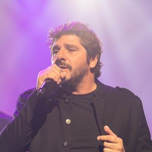 Les faits se sont déroulés en Corse à la suite d'un concert caritatif donné par Patrick Fiori.

Patrick Fiori - Concert caritarif "Rêves de Gosse" organisé par l'association "Les Chevaliers du Ciel" au théâtre des Champs-Elysées à Paris le 9 octobre 2019. © Jeremy Melloul/Bestimage