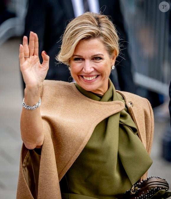 La reine Maxima des Pays-Bas et le roi Willem-Alexander arrivent sur la place Guillaume II dans le cadre des célébrations de la passation de pouvoir au Luxembourg (1er jour à Luxembourg, Luxembourg, 3 octobre 2025). Photo : Dana Press / Bestimage