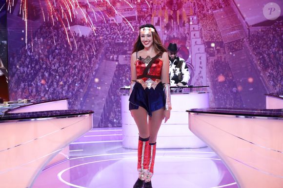 Exclusif - Delphine Wespiser, Cyril Hanouna, sur le plateau de TBT9 présenté par C.Hanouna, et diffusé en direct sur W9, Paris, France, le 17 février 2026. © Jack Tribeca / Bestimage