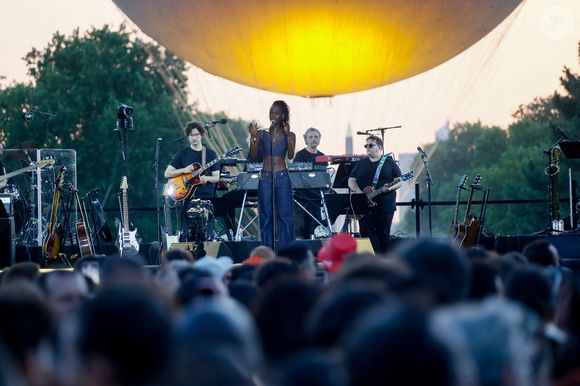Lous and the Yakuzas (Marie-Pierre Kakoma) - Soirée du "Grand Concert de la fête de la musique" au Jardin des Tuileries, autour de la vasque olympique, présentée par D. Bürki et M. Bouhafsi et retransmis en direct sur France 2 à Paris le 21 juin 2025. © Marc Ausset-Lacroix - Jack Tribeca - Christophe Clovis / Bestimage