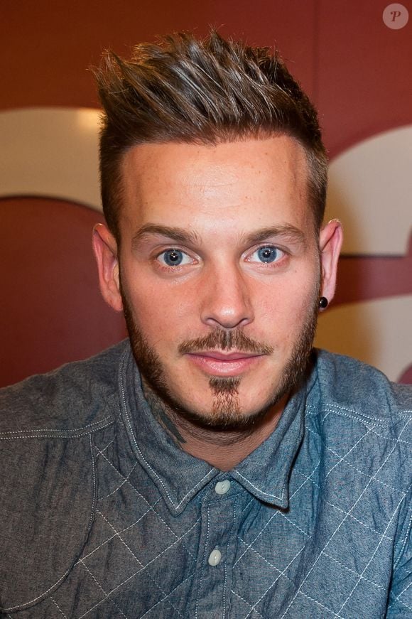 Matt Pokora signe des copies de son nouvel album 'A la recherche du bonheur' à la Fnac Montparnasse, Paris, France le 21 mars 2012. Photo Nicolas Genin/ABACAPRESS.COM