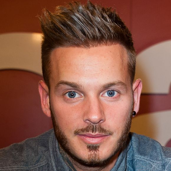 Matt Pokora signe des copies de son nouvel album 'A la recherche du bonheur' à la Fnac Montparnasse, Paris, France le 21 mars 2012. Photo Nicolas Genin/ABACAPRESS.COM