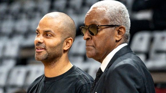 Un mois après le départ de son célèbre père à 70 ans, Tony Parker prend la parole : "Il m'a tout appris, sauf à vivre sans lui"