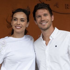 Sur Instagram, elle a annoncé vivre le « début d'une nouvelle phase de vie ».

Marine Lorphelin (Miss France 2013) et son compagnon Stanislas Gruau au Village lors des Internationaux de France de Tennis de Roland Garros 2025 le 3 juin 2025 à Paris.  © Moreau / Jacovides / Bestimage