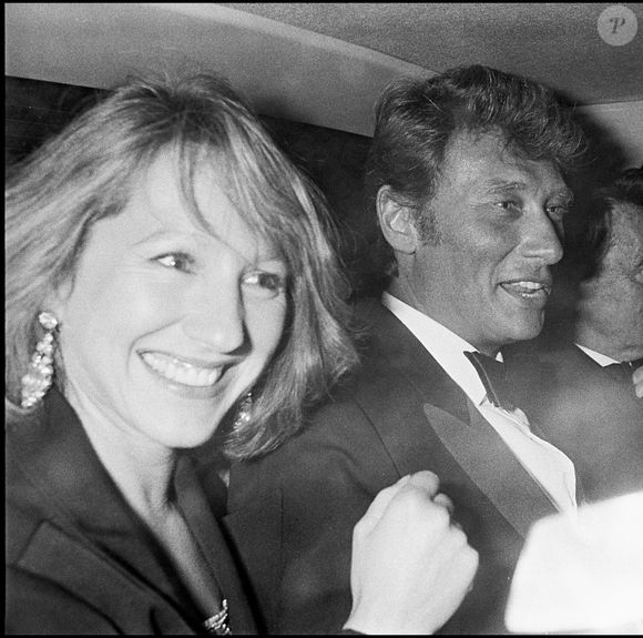 Archives - Johnny Hallyday et Nathalie Baye au Festival de Cannes en 1984. (ANGELI-RINDOFF / BESTIMAGE).