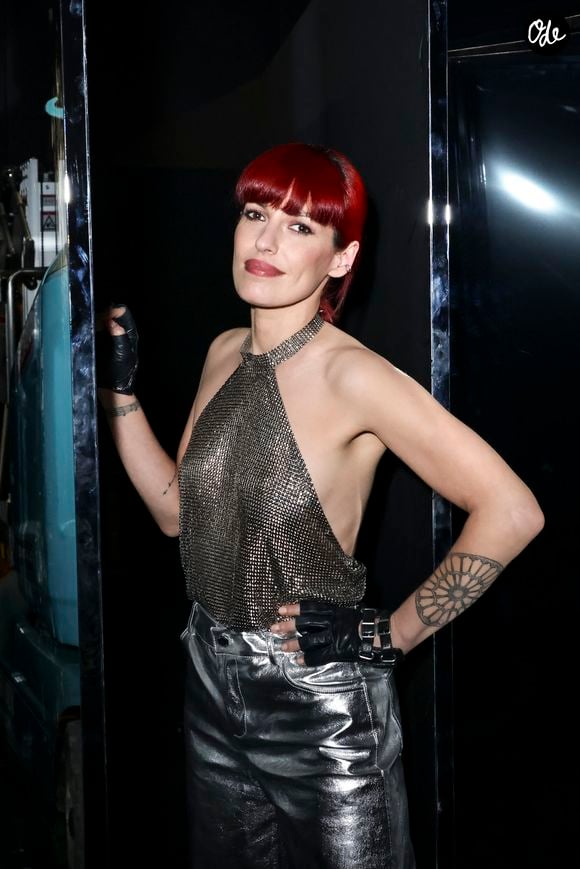 Exclusif - Jennifer Ayache (Superbus) en backstage de l’enregistrement de l'émission "La fête de la chanson française - 20 ans d'émotions" présentée par L.Thilleman et A.Manoukian, et diffusée le 17 avril sur France 3 à Paris, France, le 9 décembre 2025. © Jack Tribeca/Bestimage