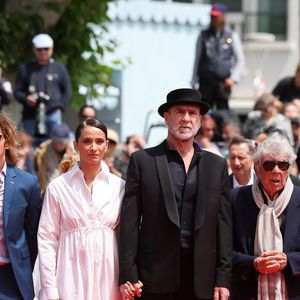 Guest, guest, Rachida Brakni, Eric Cantona, guest, David Tryhorn - Montée des marches du film " Soudain " lors du 79ème Festival International du Film de Cannes, le 15 mai 2026. © Jacovides-Moreau / Bestimage
|J/M - Montée des marches du film " Soudain " lors du 79ème Festival International du Film de Cannes
