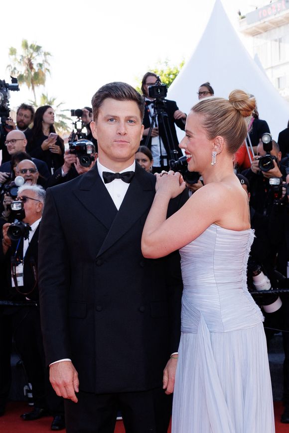 Colin Jost et sa femme Scarlett Johansson - Montée des marches du film « Vie privée » lors du 78ème Festival International du Film de Cannes, au Palais des Festivals à Cannes. Le 20 mai 2025
© Jacovides-Moreau / Bestimage