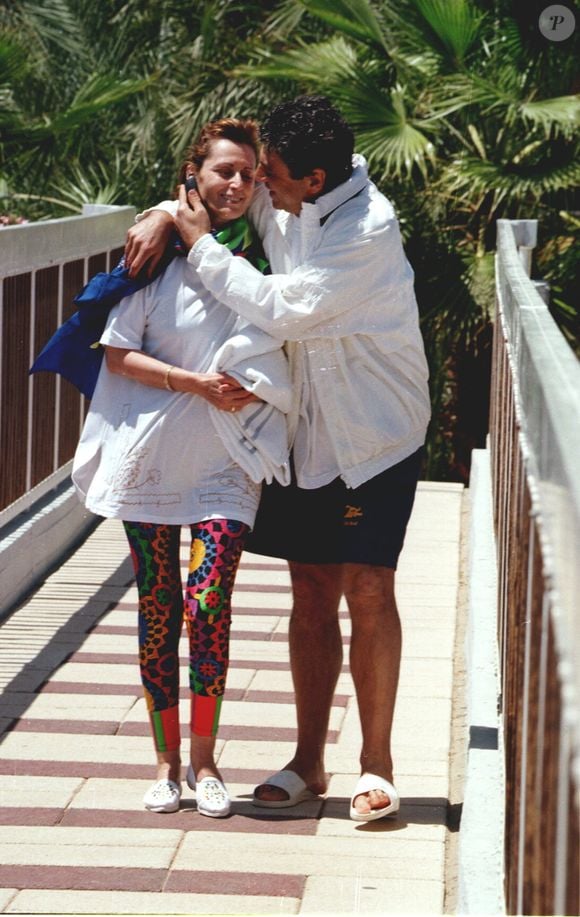 Archives - Enrico Macias avec sa femme Suzy, Israël. © AGENCE / BESTIMAGE