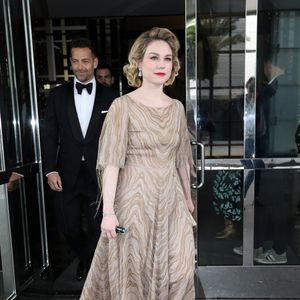 Emilie Dequenne (En Dior) se prépare pour la 95ème édition de la cérémonie des Oscars à Los Angeles dans sa chambre d'hôtel (Le Sofitel Beverly Hills) avec son mari Michel Ferracci (en Fursac) le 12 mars 2023.
©Agence / Bestimage