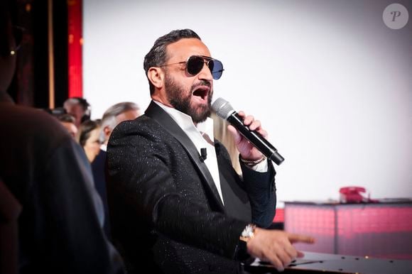 Exclusif - Cyril Hanouna, sur le plateau de l’émission « TPMP » La dernière sur C8,  présentée par C.Hanouna et diffusée en direct sur C8, Paris, France, le 27 fevrier 2025. © Jack Tribeca / Bestimage