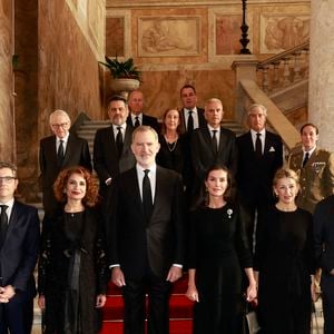 Le roi Felipe VI et la reine Letizia d’Espagne, assistent aux funérailles du pape François devant la basilique Saint Pierre à Rome, le 26 avril 2025. 
© Casa de SM El Rey / Bestimage LALO YASKY / BESTIMAGE