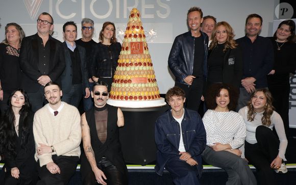 Exclusif - Virginie Petit, directrice artistique des Victoires, Vincent Frèrebeau, président des Victoires, Didier Varrod, directeur musical des antennes de Radio France, Léa Salamé, Cyril Féraud, Alexandra Redde-Amiel, directrice des divertissements et des jeux du groupe France Télévisions, Jean-Philippe Lemonnier, producteur des Victoires, Octavie de Tournemire, directrice executive des cérémonies, Solann, Pierre Garnier,  Lucky Love, Aliocha Schneider, Yoa, Styleto lors de la conférence de presse à l'occasion des quarante ans des Victoires de la Musique dans les locaux de France Télévisions le 13 janvier 2025 en présence des révélations masculines et féminines de l'année.

 La Cérémonie des 40èmes Victoires de la Musique se tiendra en direct de la Seine Musicale vendredi 14 février 2025. Elle sera diffusée sur France 2 et France Inter à partir de 21h10 et présentée par L.Salamé et C.Féraud.

© Coadic Guirec / Bestimage