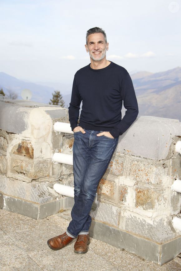 Il est aussi un père très investi dans sa vie de famille.


Patrick Guérineau de Camping Paradis - Photocall lors du 22ème Festival des créations télévisuelles de Luchon, le 8 février 2020.
Christophe Aubert via Bestimage