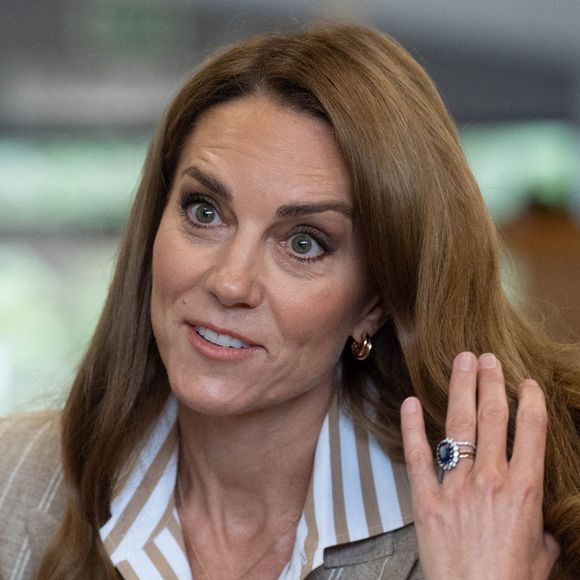 La princesse de Galles lors d'une visite du jardin de bien-être de la RHS à l'hôpital de Colchester dans l'Essex. Cette visite coïncide avec la donation de 50 plants de Catherine's Rose, nommés en l'honneur de la princesse par la RHS, dont les fonds provenant de la vente seront reversés à la Royal Marsden Cancer Charity. 2 juillet 2025. Photo par Stefan Rousseau/PA Wire/ABACAPRESS.COM