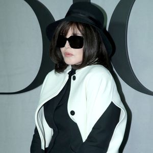 Isabelle Adjani - Célébrités au Défilé de Mode Dior, Prêt-à-porter Automne / Hiver 2025-2026 dans le cadre de la Fashion Week de Paris, France, le 04 Mars 2025.

© Bertrand Rindoff / Bestimage