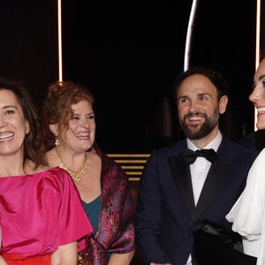 Selon le tabloïd, le couple ainsi que leurs trois enfants Charlotte, Louis et George auraient tous voyagé en classe affaires sur un vol British Airways

Le prince William, prince de Galles, et Catherine (Kate) Middleton, princesse de Galles, arrivent à la 76ème cérémonie des British Academy Film Awards (BAFTA) au Royal Albert Hall à Londres, le 19 février 2023.
Photoshot/Panoramic/Bestimage