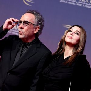 Monica Bellucci et Tim Burton ont annoncé leur séparation après près de deux ans de relation, dans un communiqué évoquant le respect et l’affection mutuelle. 

Tim Burton et Monica Bellucci au photocall de la cérémonie d'ouverture et à la projection du film "L'Ordre" lors du 21ème Festival international du film de Marrakech, à Marrakech, Maroc. © Dominique Jacovides/Bestimage