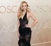 Les clichés montrent les deux jeunes femmes très complices, échangeant des baisers devant leur smartphone.

Lily-Rose Depp lors du photocall de la 97e cérémonie des Oscars au cinéma Dolby à Los Angeles, le 2 mars 2025.

© Agence / Bestimage