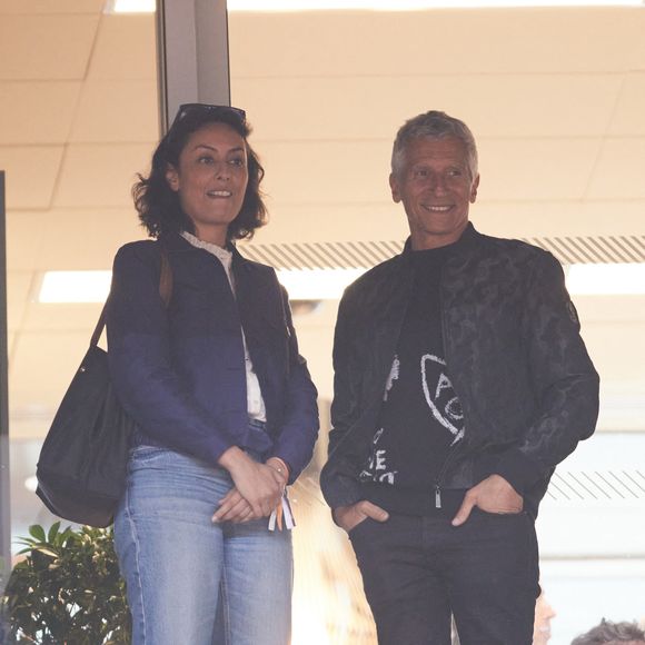 Leïla Kaddour-Boudadi et Nagui - Célébrités dans les tribunes des Internationaux de France de tennis de Roland Garros 2024 à Paris, le 29 mai 2024. 
© Moreau / Jacovides / Bestimage