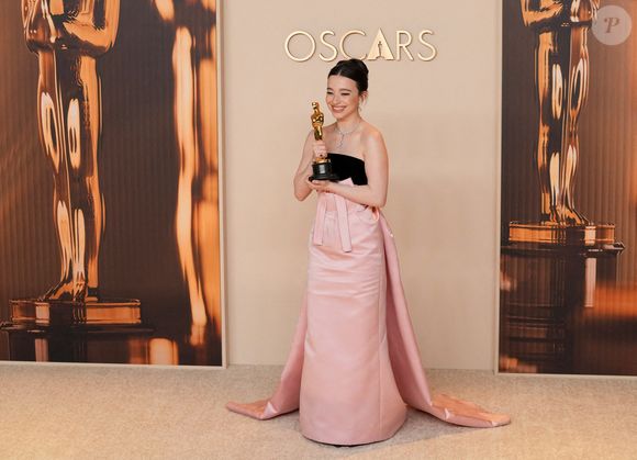 Mais Mikey Madison qui a joué dans "Anora", film qui décroche également le prix du meilleur film.

Mikey Madison lors de la cérémonie des Oscars le 2 mars 2025 à Los Angeles
©Abaca