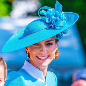 Catherine (Kate) Middleton, princesse de Galles, - Les membres de la famille royale britannique arrivent à Buckingham Palace pour la cérémonie Trooping the Colour à Londres, le 14 juin 2025. Affecté par le crash du Boeing 787 Dreamliner à Ahmedabad du 12 juin, le souverain et les officiels porteront un brassard noir en hommage aux plus de 270 victimes. Bon nombre d'elles étaient des ressortissants britanniques.
© Backgrid / Bestimage