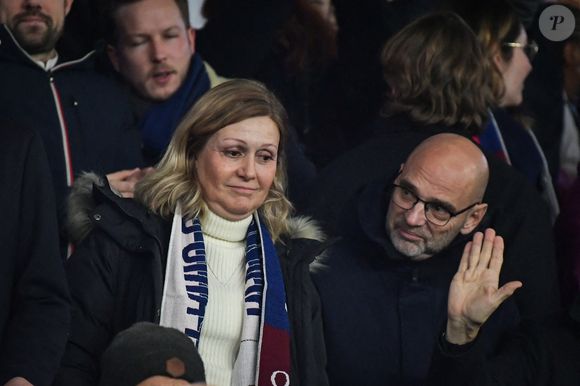 L'ancien président français Nicolas Sarkozy (R) et la présidente de l'Assemblée nationale française Yael Braun-Pivet assistent au match de football de la L1 française entre le Paris Saint-Germain et l'Olympique Lyonnais au stade du Parc des Princes à Paris le 15 décembre 2024. Photo by Firas Abdullah/ABACAPRESS.COM