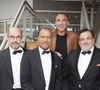 Un grand humoriste né à Paris a quitté la capitale pour s’installer à 14 km de là.

Les Inconnus (Didier Bourdon, Bernard Campan, Pascal Legitimus) et Nikos Aliagas - Tournage du fil conducteur de l'émission "Tous Inconnus" dans la Tour TF1 à Paris. © Jack Tribeca / Bestimage