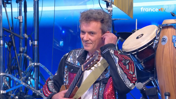 Nagui annonce le départ du musicien Fabrice dans "N'oubliez pas les paroles".