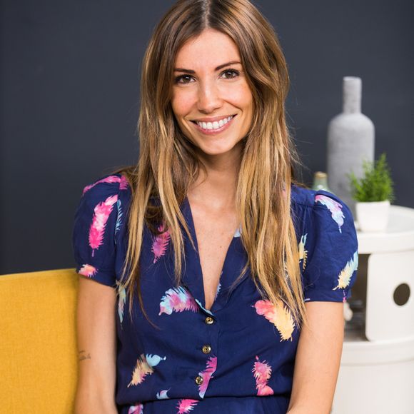 Installée à Biarritz avec Hugo Clément, Alexandra Rosenfeld dirige aujourd'hui un studio de yoga et organise des retraites bien-être dans les Pyrénées.

Rendez-vous avec Alexandra Rosenfeld (enceinte) dans les studios de Webedia pour une Interview pour Purepeople à Levallois-Perret, le 16 septembre 2019.

© Agence / Bestimage