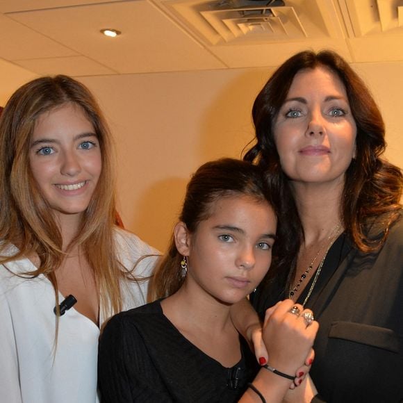 Malgré tout, il est resté en bons termes avec Cristiana Reali pour leurs filles, Élisa et Toscane.


Elisa Huster, Toscane Huster et Cristiana Reali lors de l'enregistrement de Vivement Dimanche à Paris, France, 24 septembre 2014. Photo by Max Colin/ABACAPRESS.COM