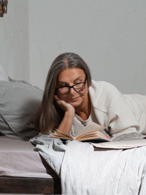 Nuits écourtées après 60 ans : voici la durée minimale de sommeil à viser pour protéger votre cœur