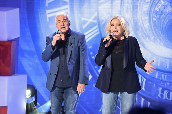 Exclusif - Michel Fugain et son épouse Sanda à l'émission "Vivement dimanche", le 9 février. 

Photo : Guillaume Gaffiot / Bestimage