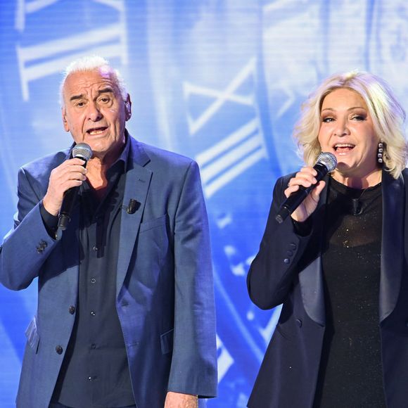 Exclusif - Michel Fugain et son épouse Sanda à l'émission "Vivement dimanche", le 9 février. 

Photo : Guillaume Gaffiot / Bestimage